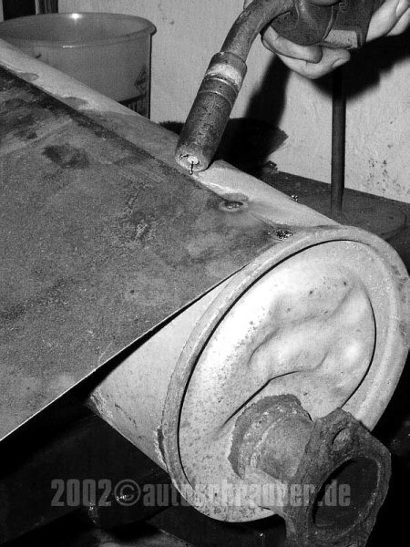 Auspufftopf schweißen | AUTOSCHRAUBER.DE