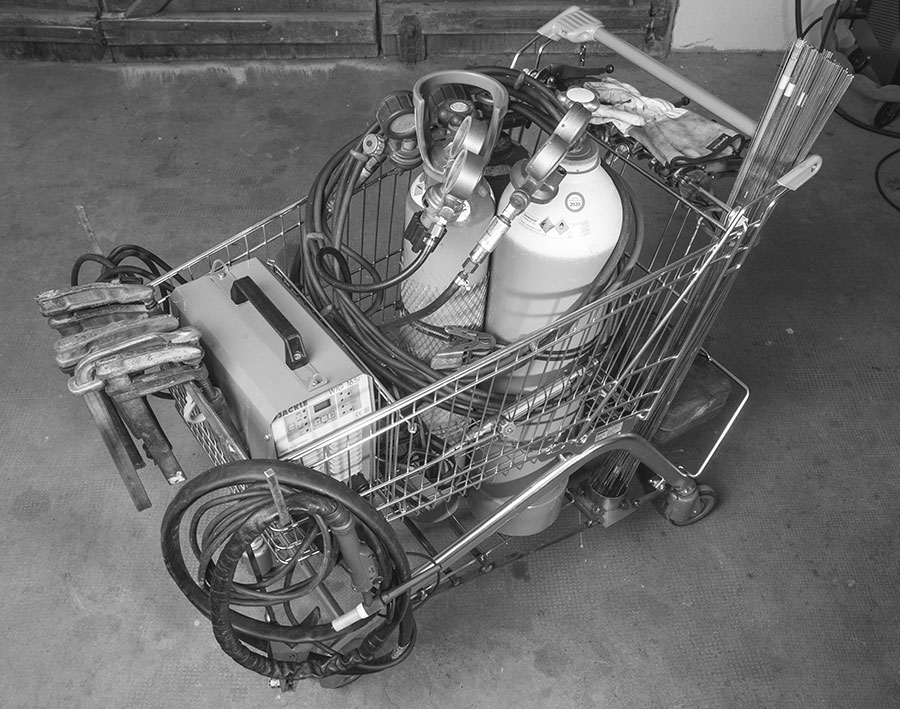 Schweisswagen für den Transport von Gasflaschen und Schweissgeräten